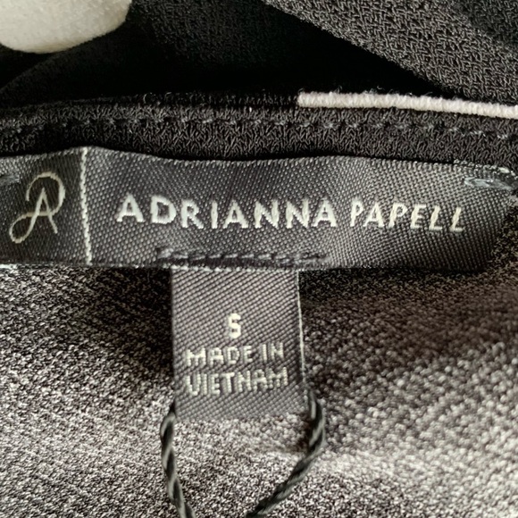 𝅺ADRIANNA PAPELL Black White Puff Sleeve V-Neck Knit Top Size Small NEW - Picture 4 of 8